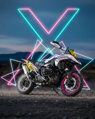 Koncept motocyklu Wunderlich EDITION X Při pohledu z dálky vypadá tento koncept motocyklu jako opravdové hard enduro. Ale...